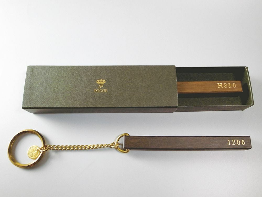 受注生産] ピクス ウッド ホテル キーホルダー 両面箔押し | 家具
