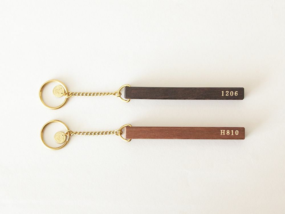 受注生産] ピクス ウッド ホテル キーホルダー 両面箔押し | 家具
