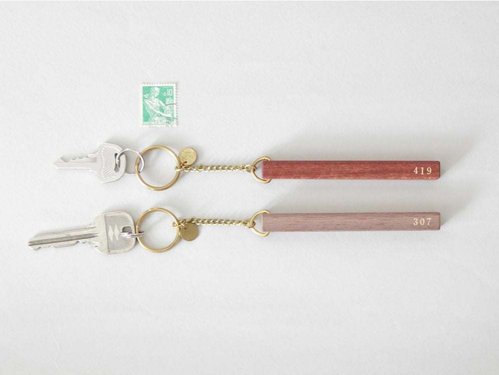 受注生産] ピクス ウッド ホテル キーホルダー 両面箔押し | 家具