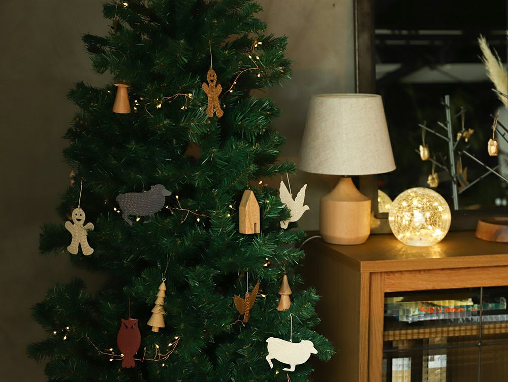 飾ったり添えたり エンボス ブリキオーナメント ジンジャーブレッド