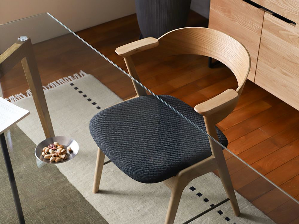 ダニス ショートアームチェア アームナチュラル アイアン ダイニング